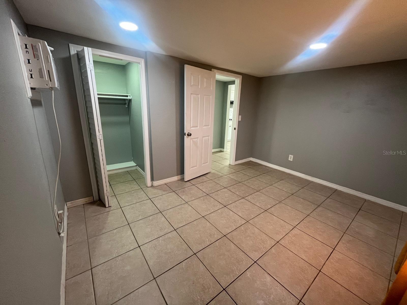 Image 4 of 9 For 1400 Dakota Avenue