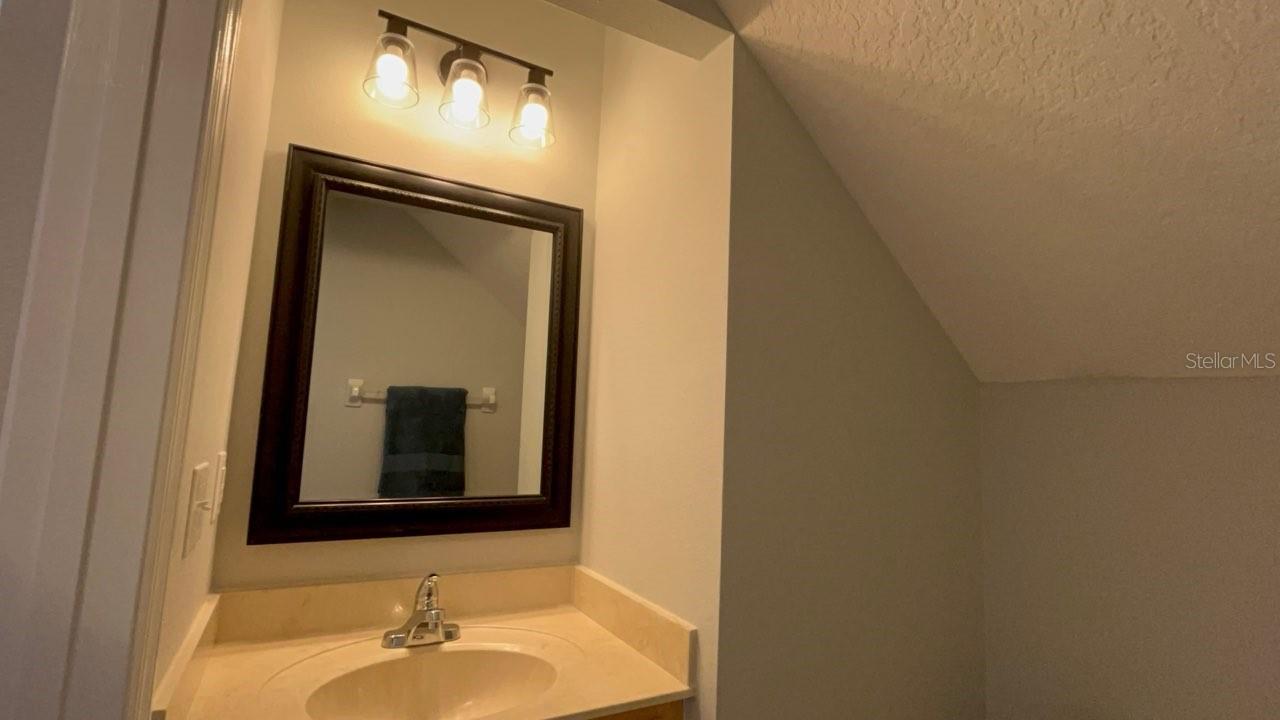 Image 4 of 17 For 1115 Oak Pond Drive