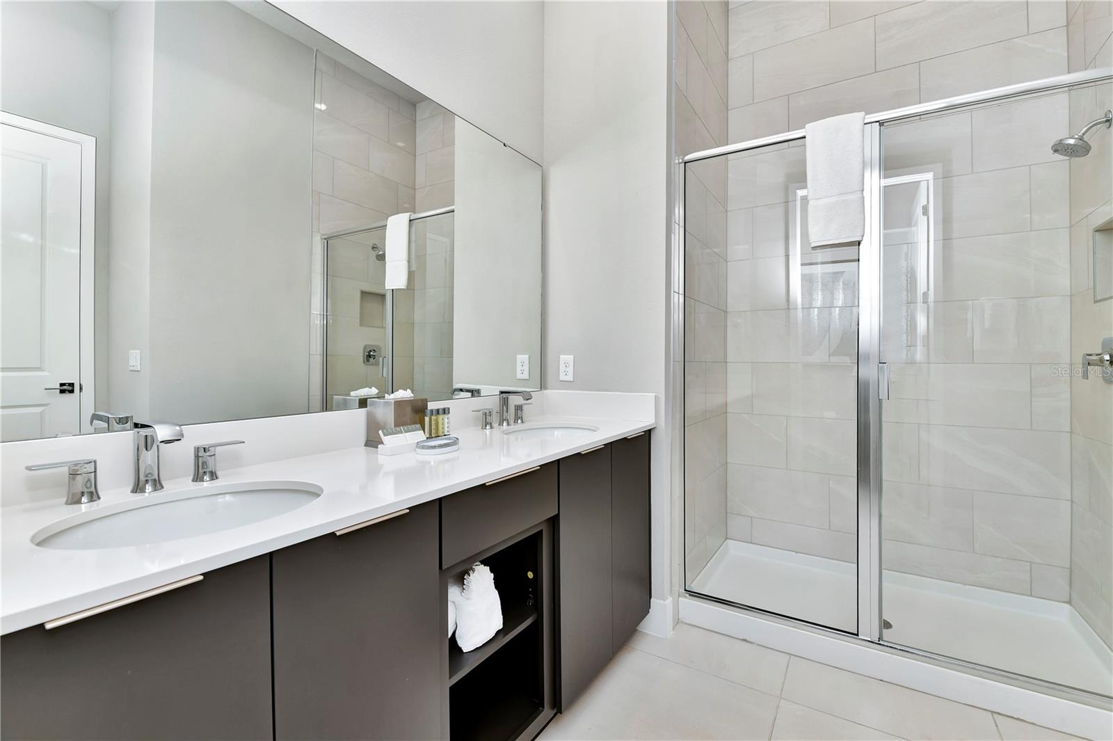 Image 21 of 59 For 7740 Sandy Ridge Drive 231
