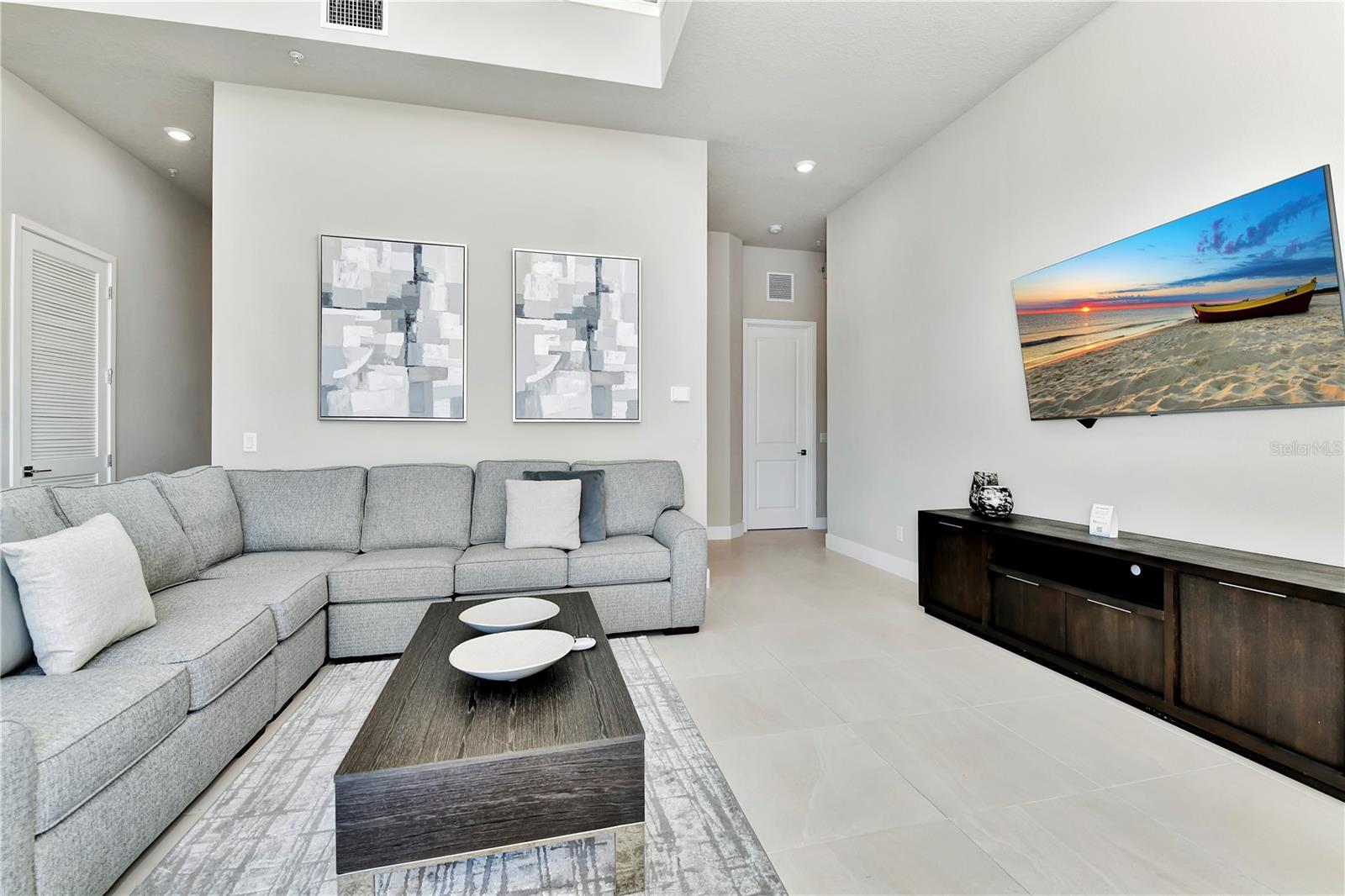 Image 6 of 59 For 7740 Sandy Ridge Drive 231
