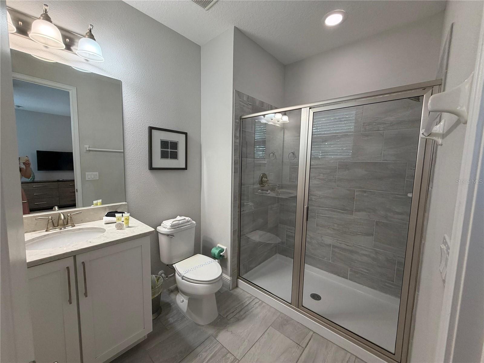 Image 34 of 48 For 7676 Fairfax Drive