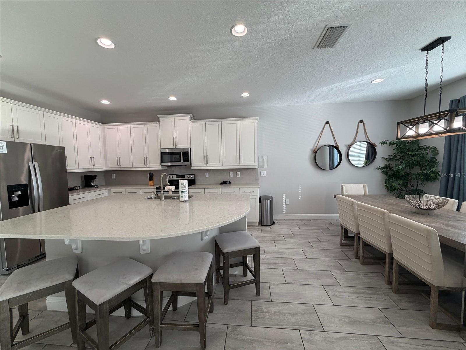 Image 7 of 48 For 7676 Fairfax Drive
