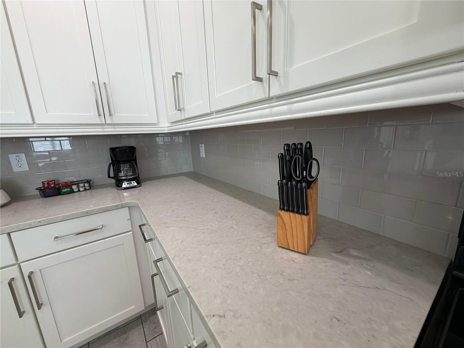 Image 9 of 48 For 7676 Fairfax Drive