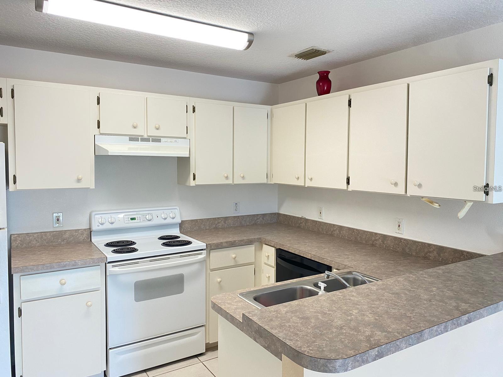 Image 4 of 7 For 345 Ohio Avenue 345