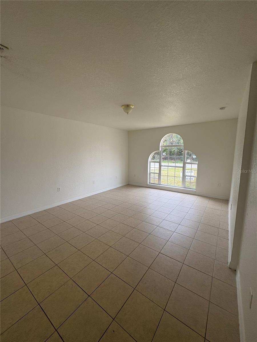Image 3 of 18 For 756 Camel Court