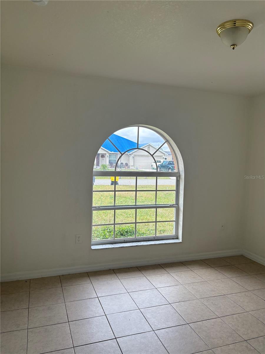 Image 4 of 18 For 756 Camel Court