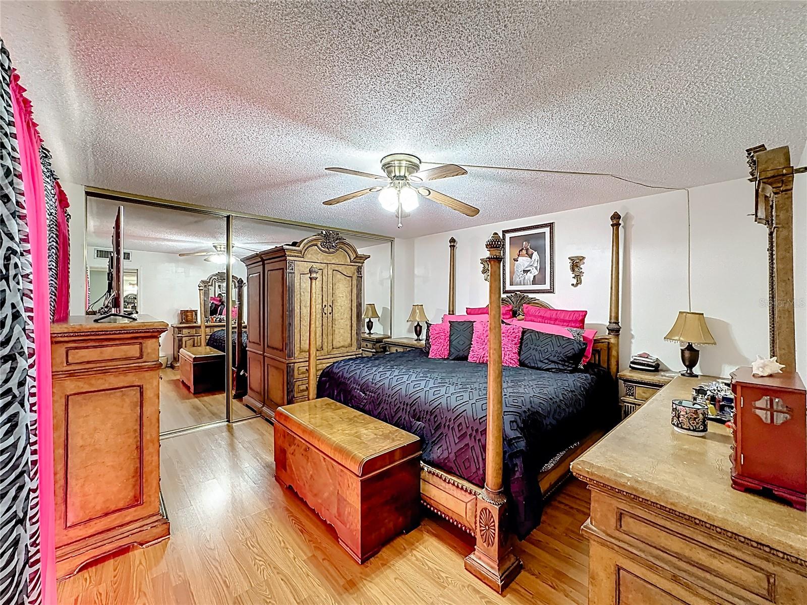 Image 22 of 50 For 1458 N Lawnwood Circle 24a