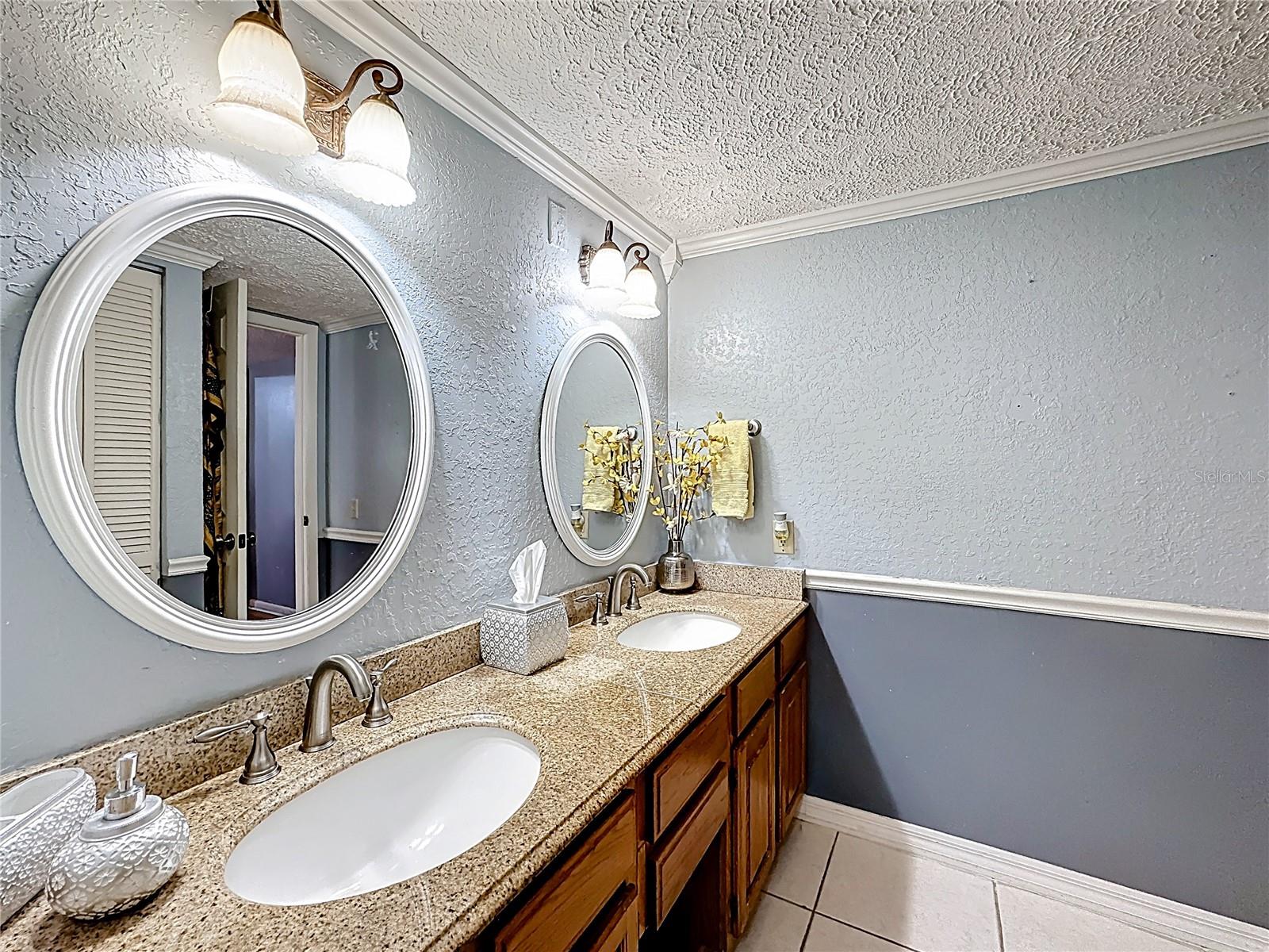 Image 26 of 50 For 1458 N Lawnwood Circle 24a