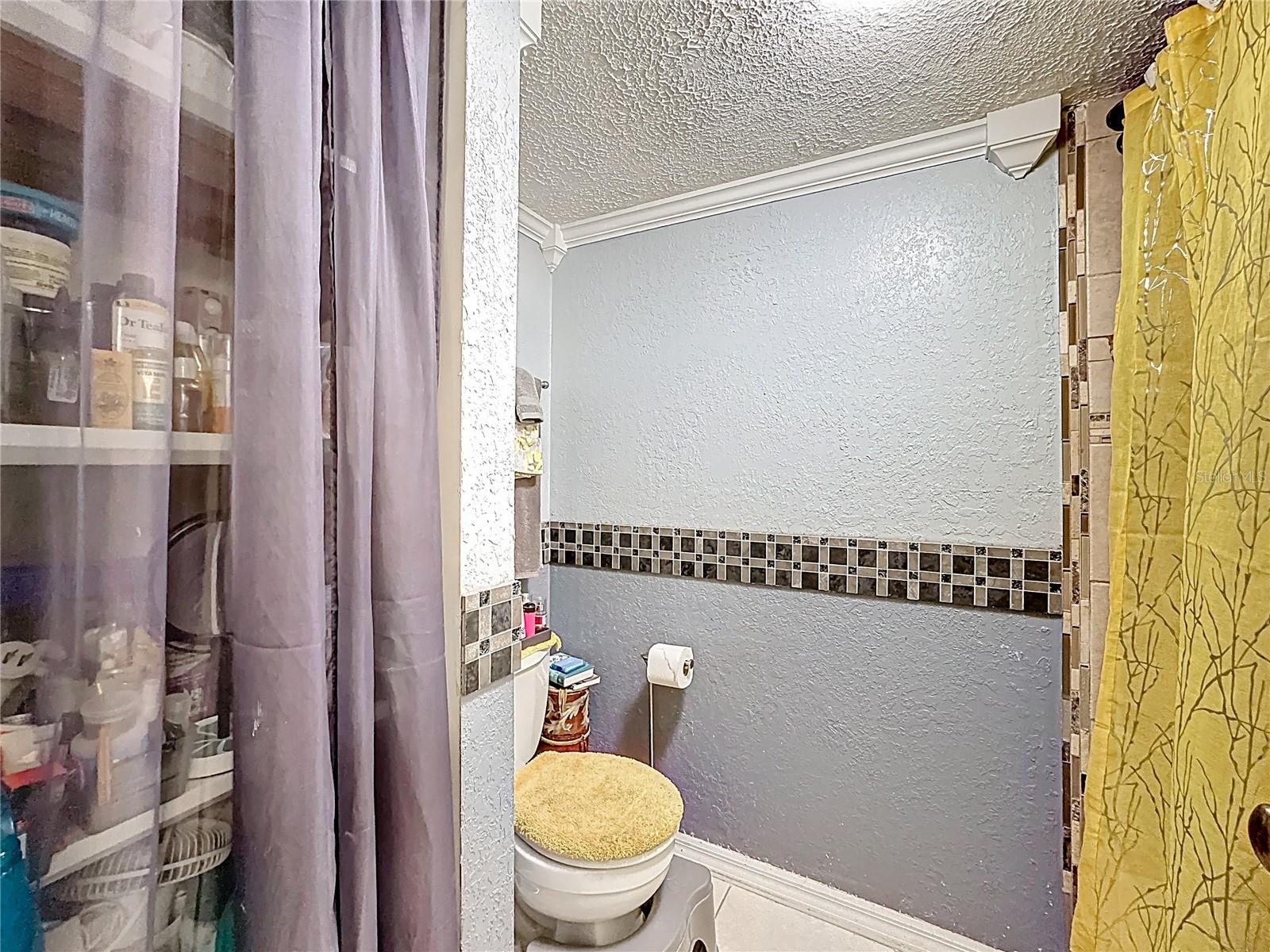 Image 27 of 50 For 1458 N Lawnwood Circle 24a