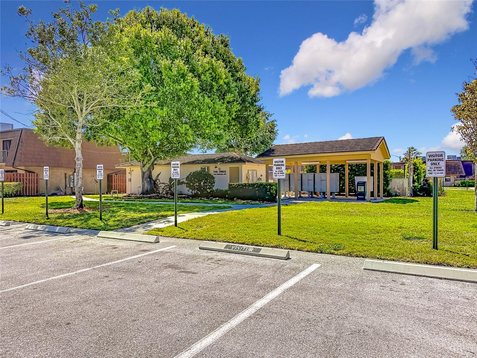Image 32 of 50 For 1458 N Lawnwood Circle 24a