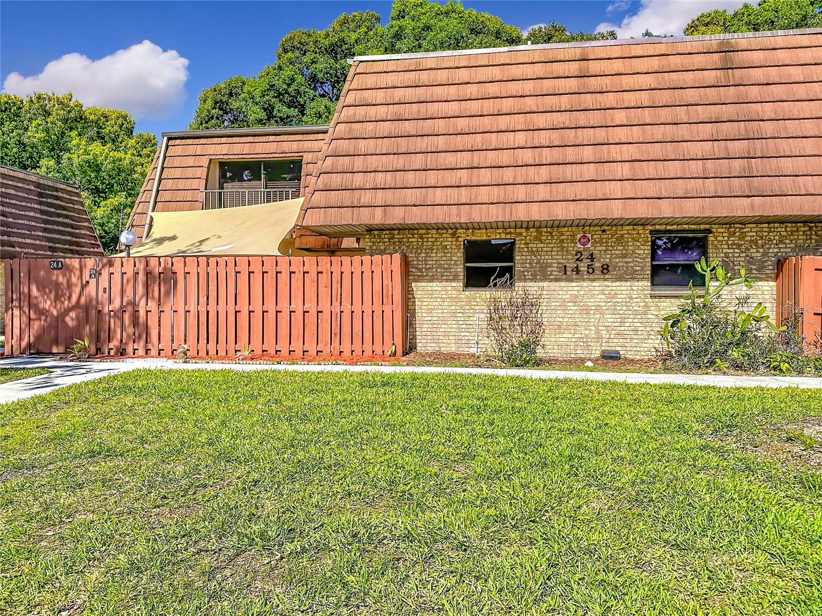 Image 43 of 50 For 1458 N Lawnwood Circle 24a