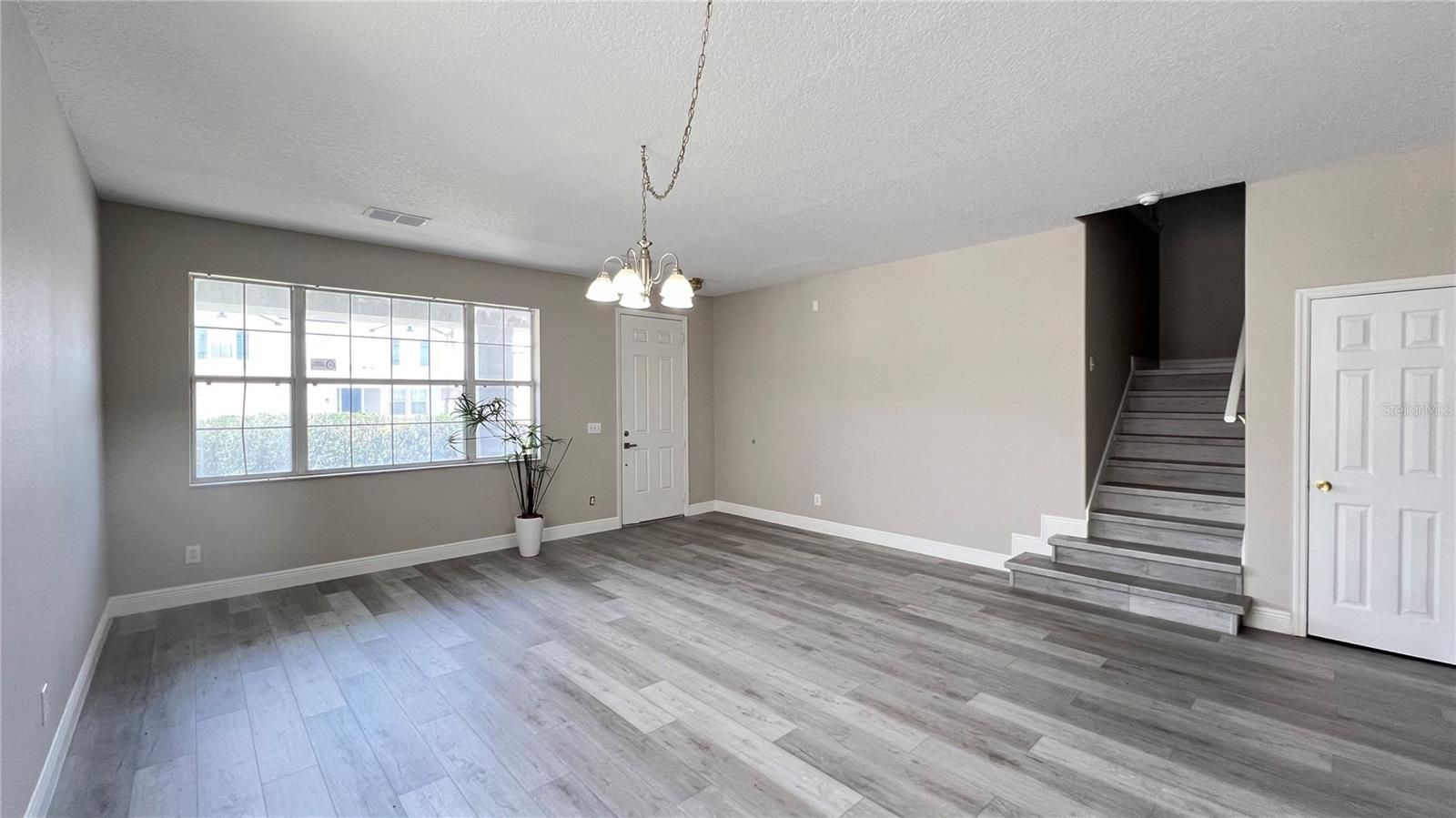 Image 8 of 45 For 1507 Blue Horizon Drive