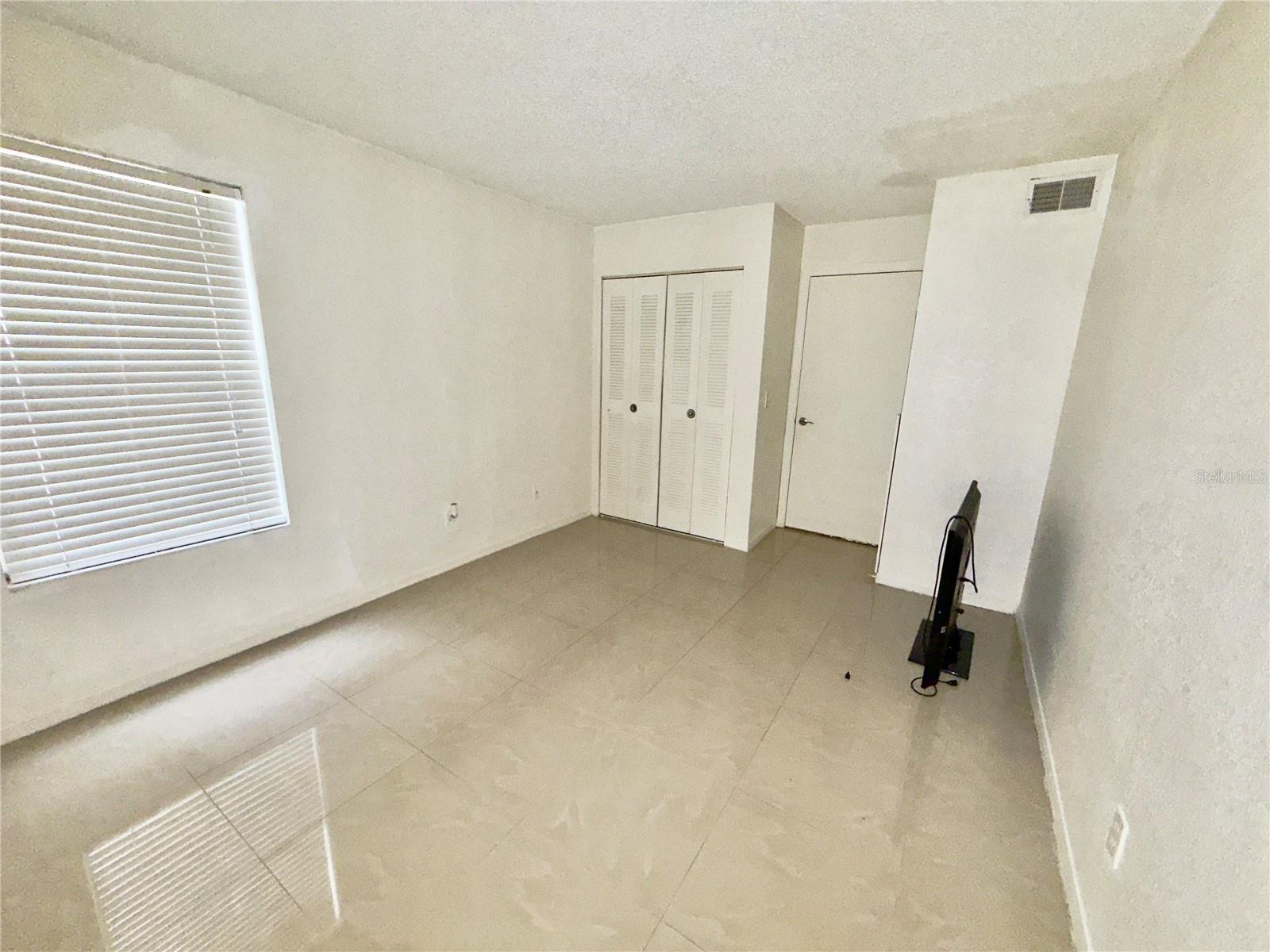 Image 19 of 21 For 5152 Conroy Road 17