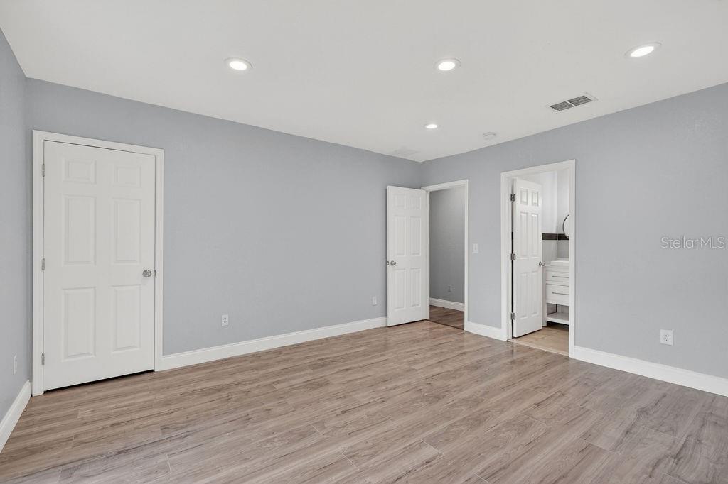 Image 10 of 44 For 722 22nd Street