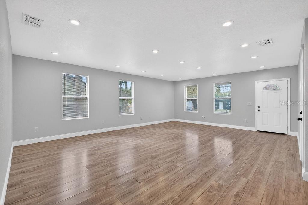 Image 16 of 44 For 722 22nd Street