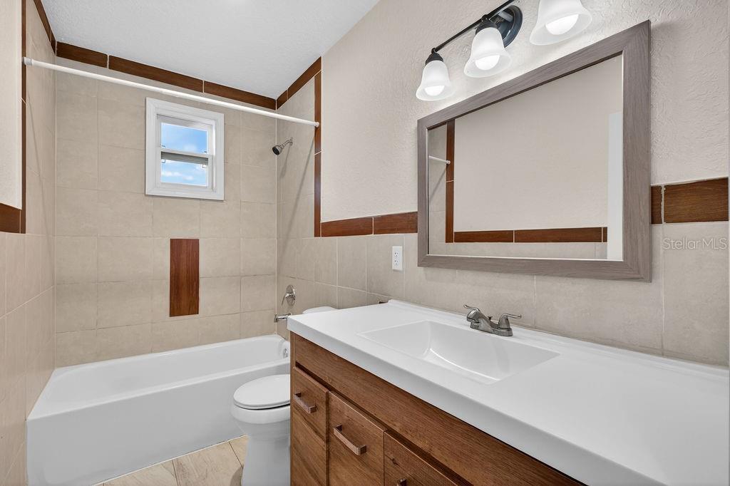 Image 24 of 44 For 722 22nd Street