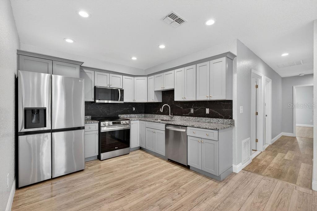 Image 8 of 44 For 722 22nd Street