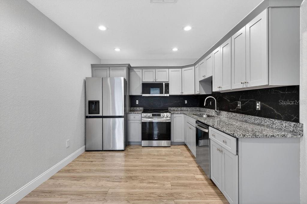 Image 9 of 44 For 722 22nd Street