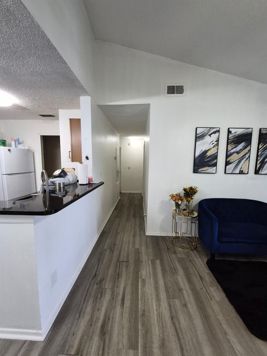 Image 5 of 24 For 2031 Cascades Boulevard 307