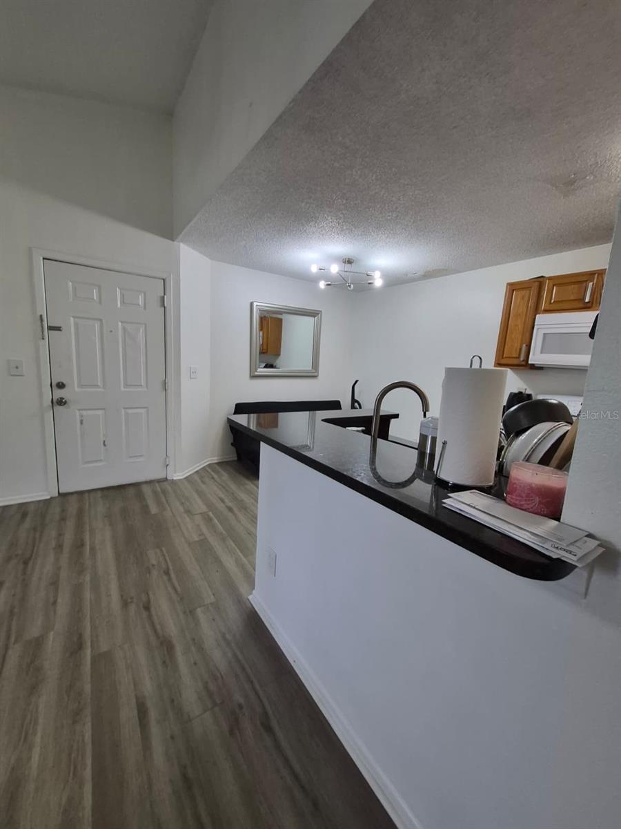 Image 6 of 24 For 2031 Cascades Boulevard 307