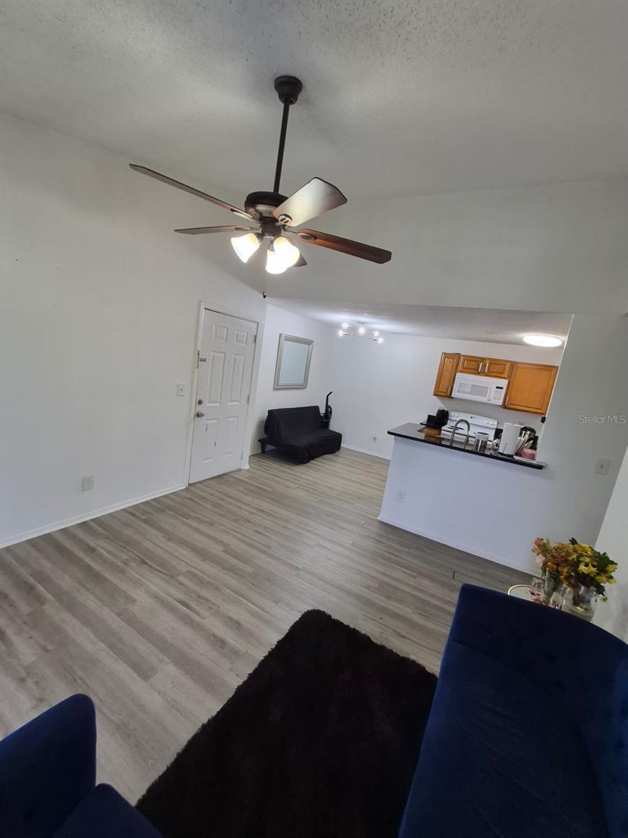 Image 9 of 24 For 2031 Cascades Boulevard 307