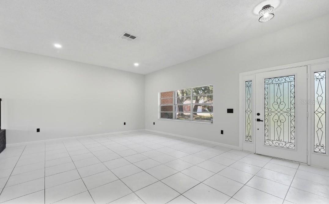 Image 11 of 44 For 33201 Coventry Drive