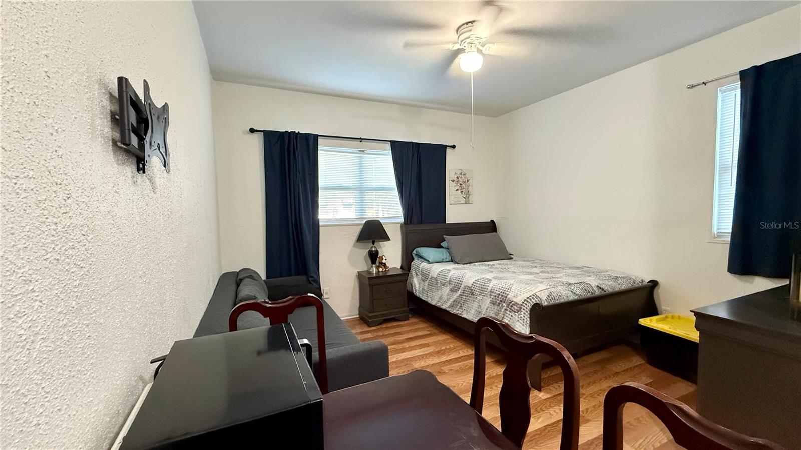 Image 18 of 39 For 811 22nd Street Nw