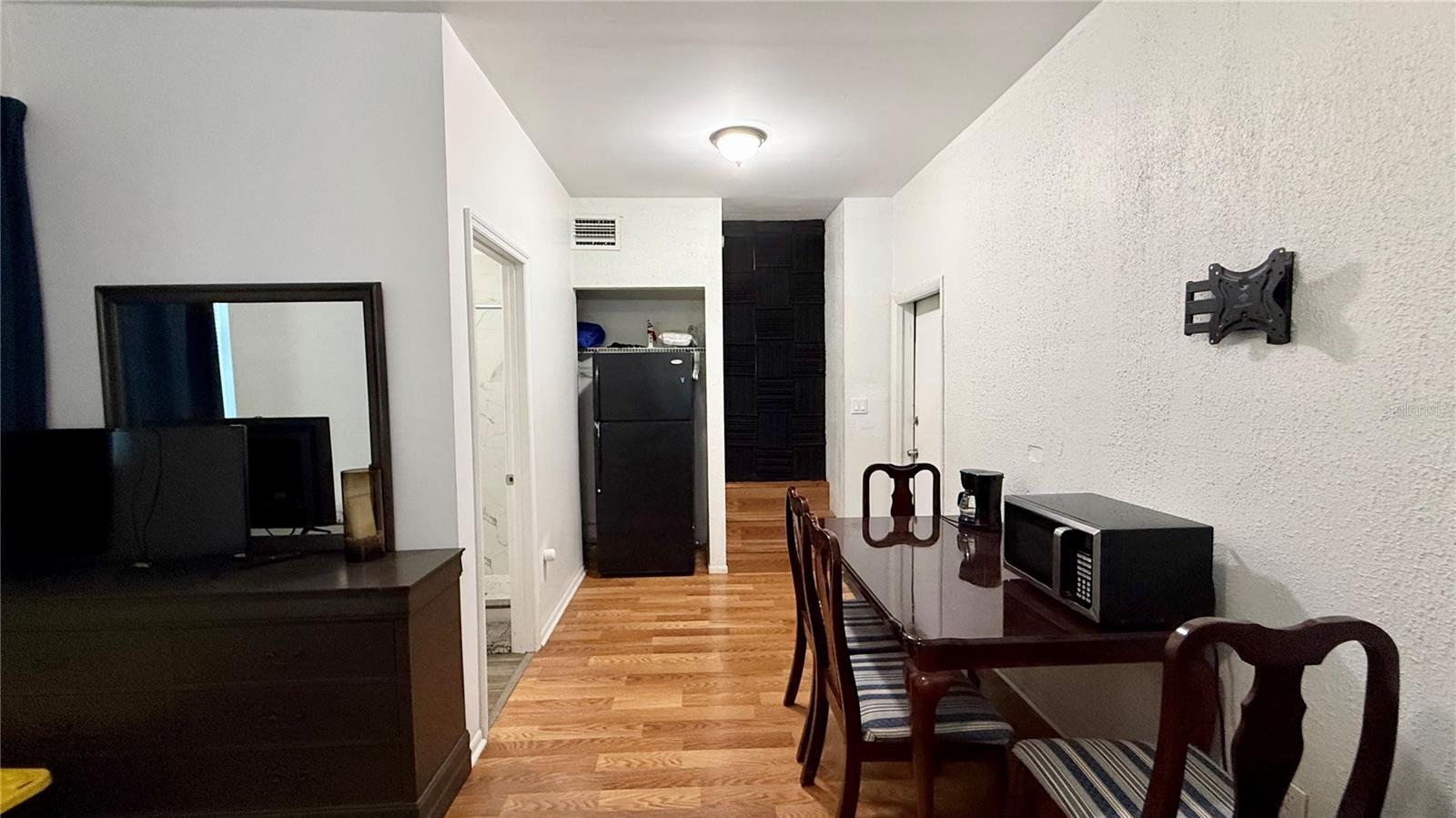 Image 20 of 39 For 811 22nd Street Nw