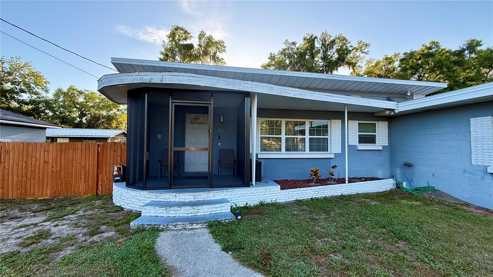 Image 4 of 39 For 811 22nd Street Nw