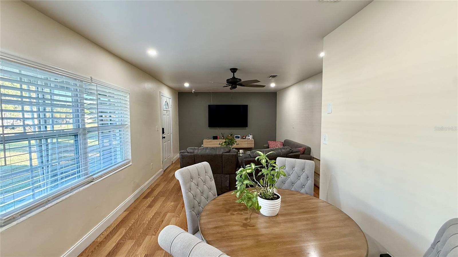Image 7 of 39 For 811 22nd Street Nw
