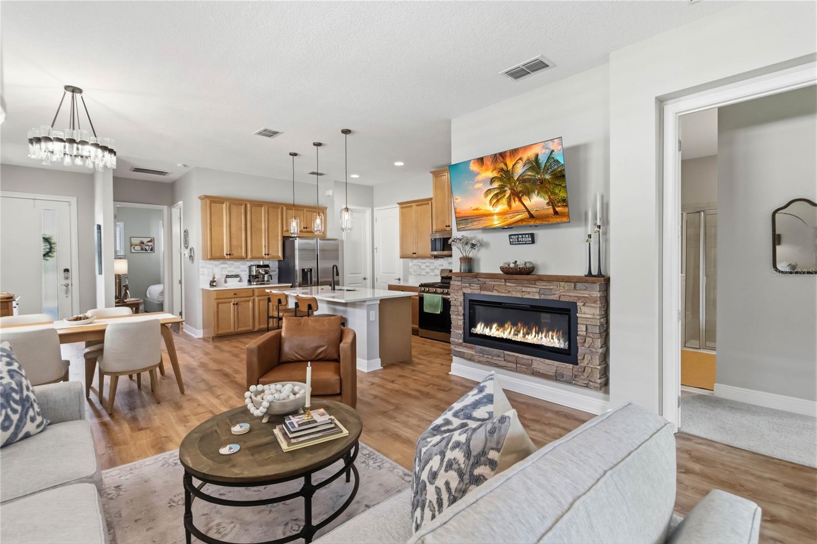 Listing photo id 9 for 2305 Datura Loop