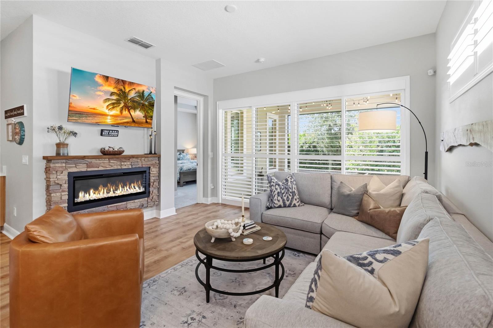 Listing photo id 11 for 2305 Datura Loop