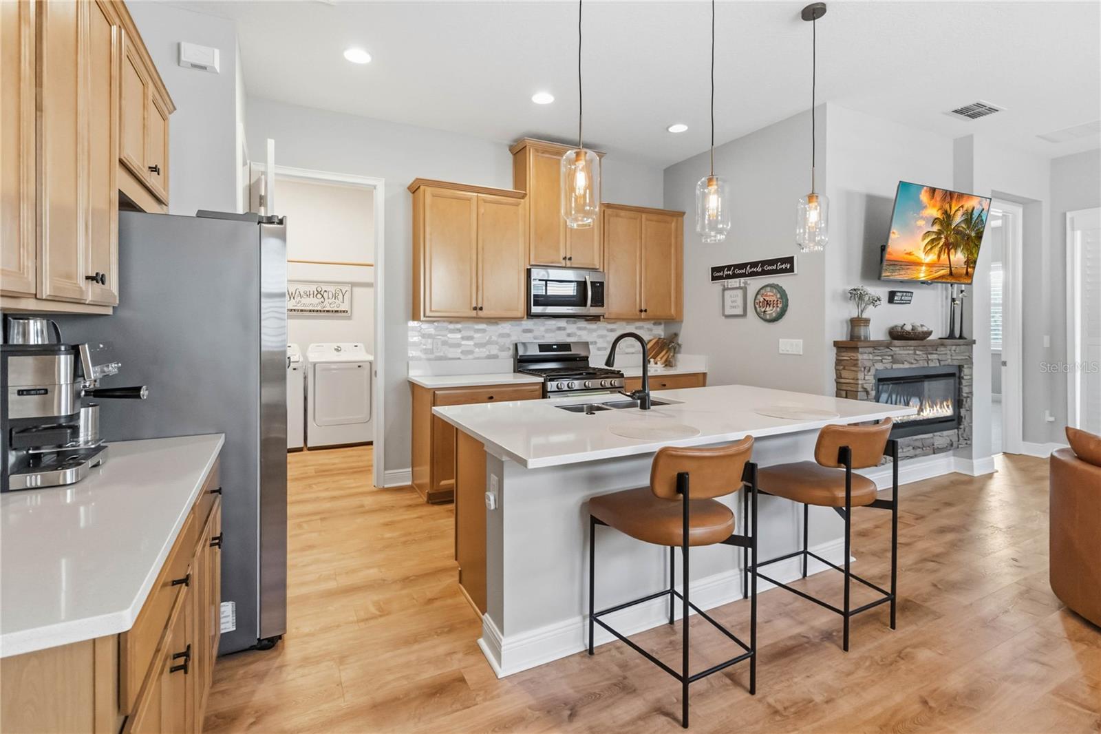 Listing photo id 12 for 2305 Datura Loop