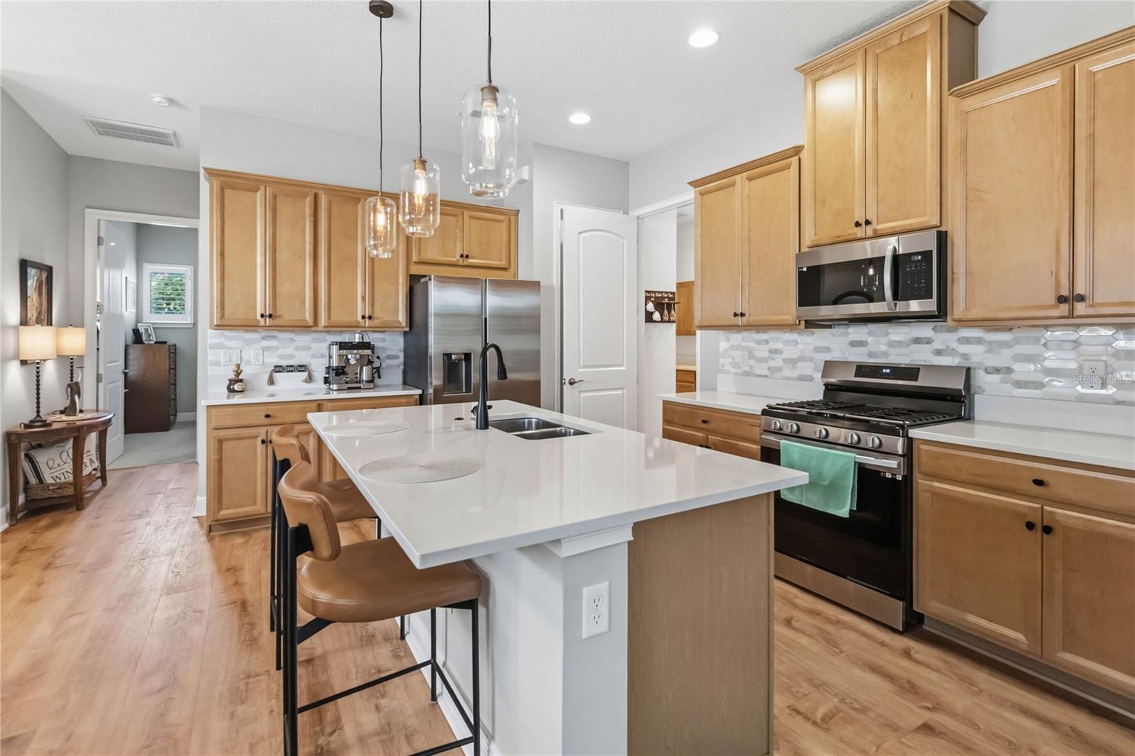 Listing photo id 13 for 2305 Datura Loop