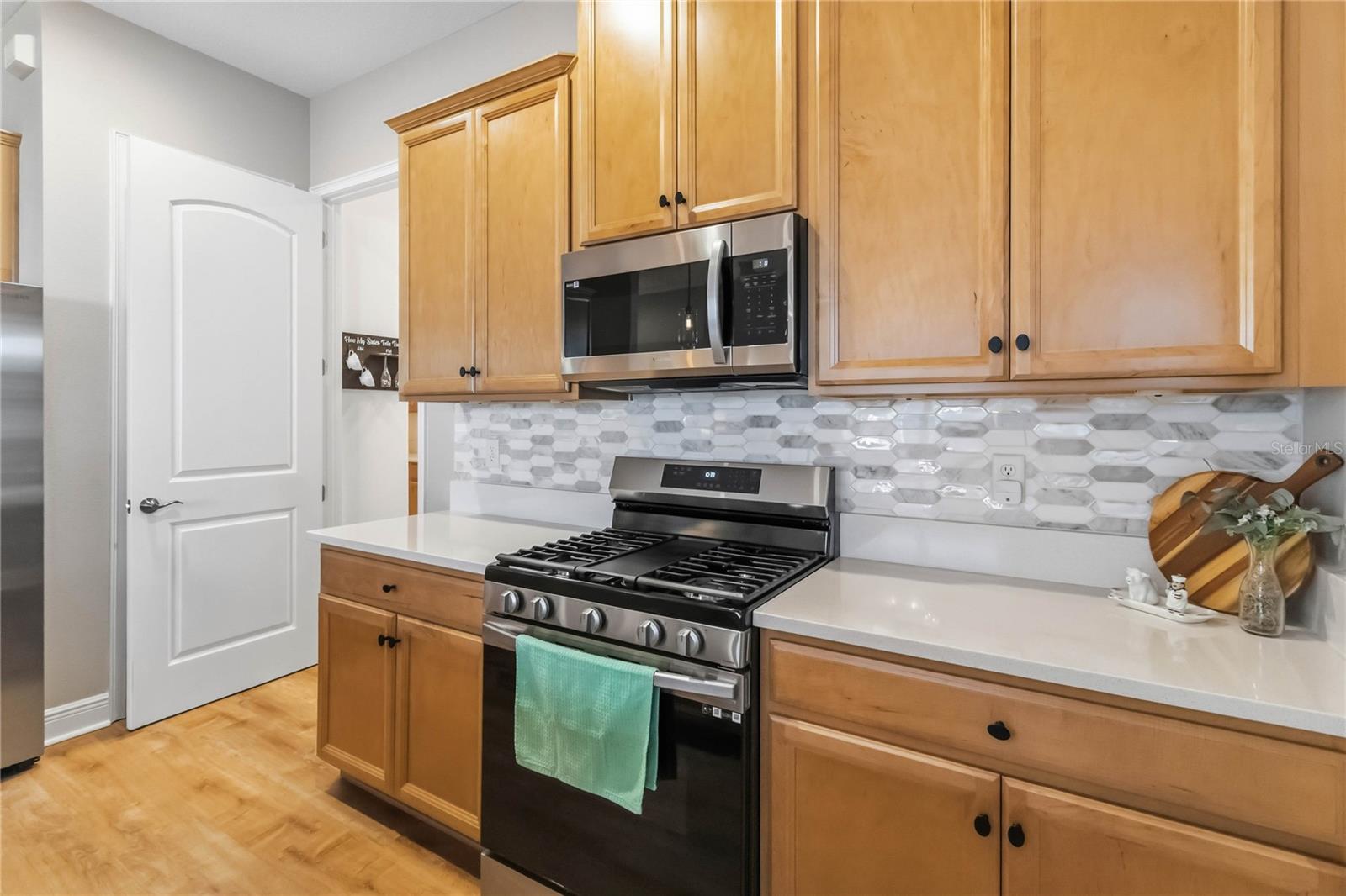 Listing photo id 14 for 2305 Datura Loop