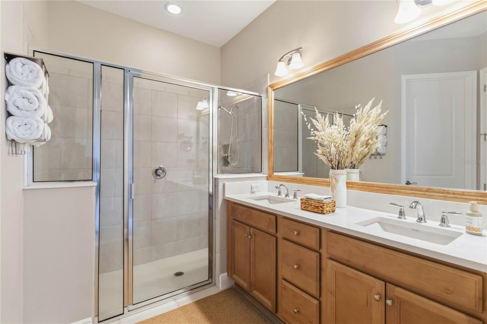 Listing photo id 22 for 2305 Datura Loop