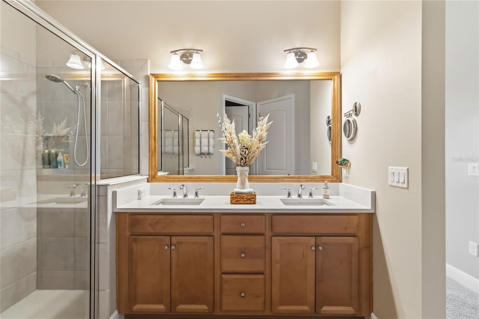 Listing photo id 23 for 2305 Datura Loop