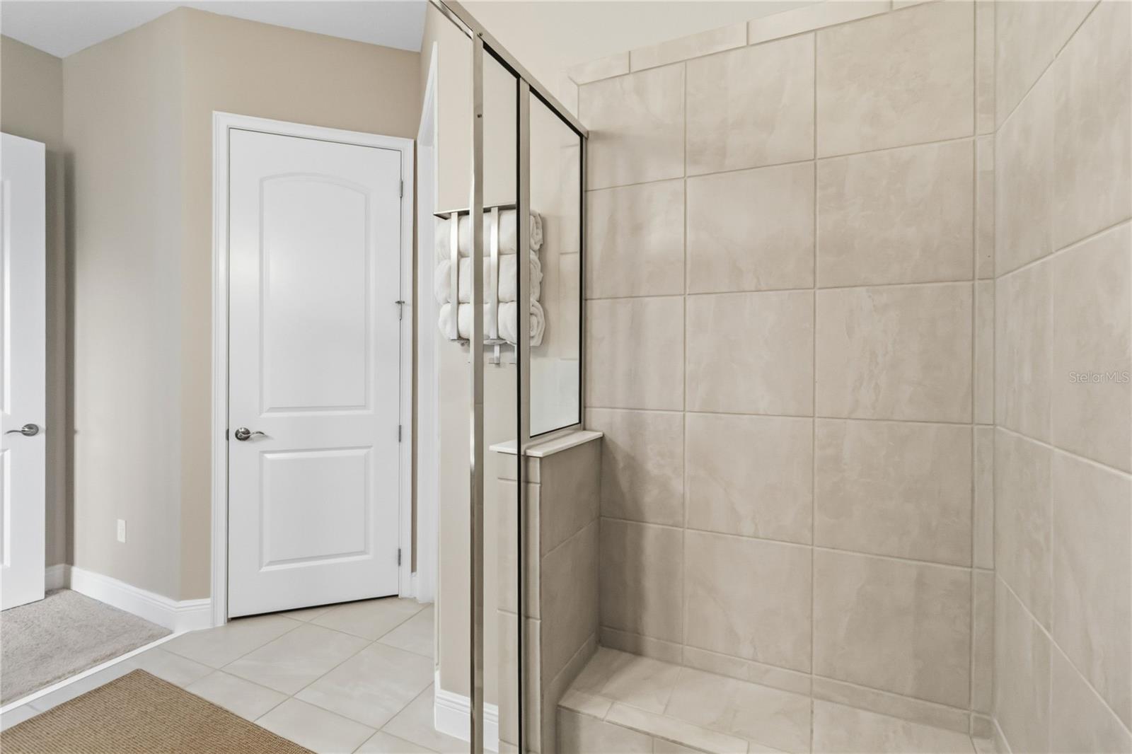 Listing photo id 25 for 2305 Datura Loop