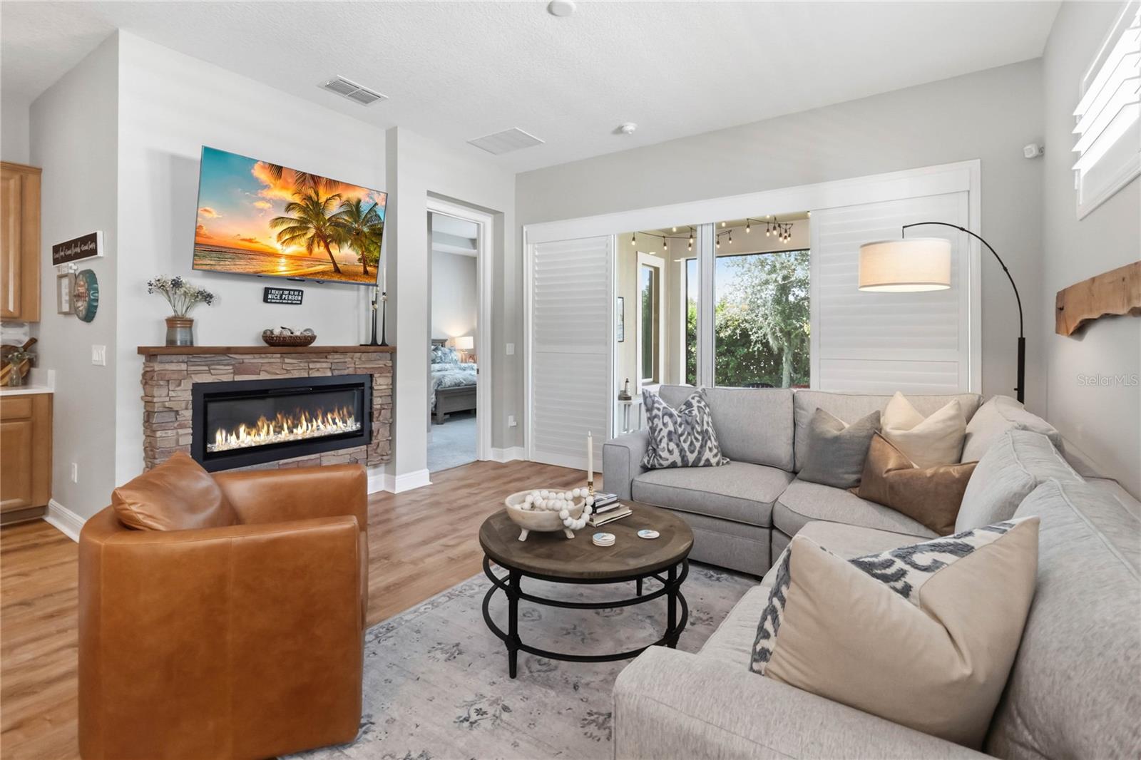 Listing photo id 7 for 2305 Datura Loop