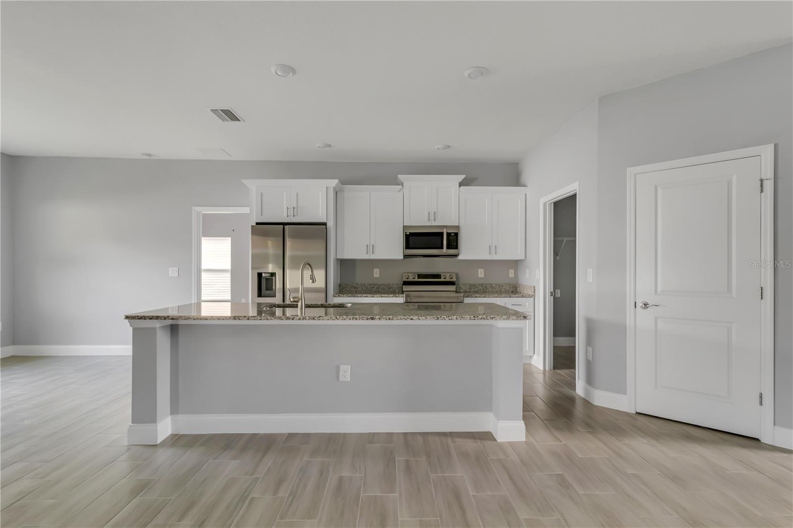 Image 13 of 35 For 932 Albertville Court