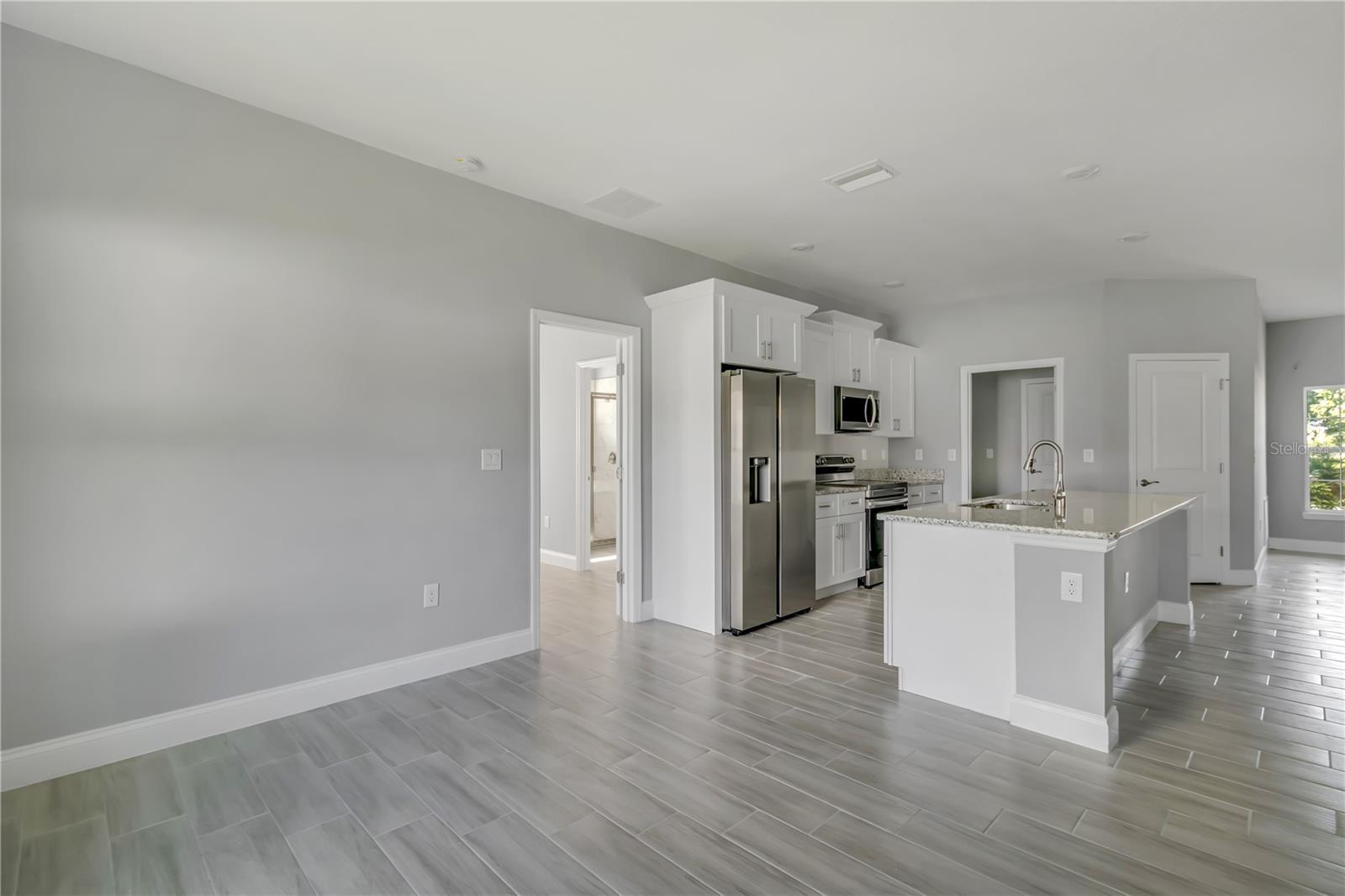 Image 14 of 35 For 932 Albertville Court