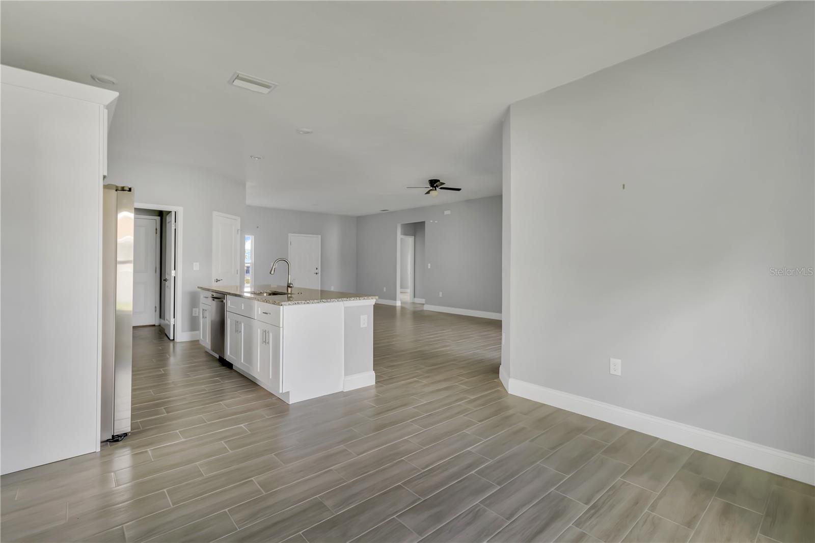 Image 15 of 35 For 932 Albertville Court