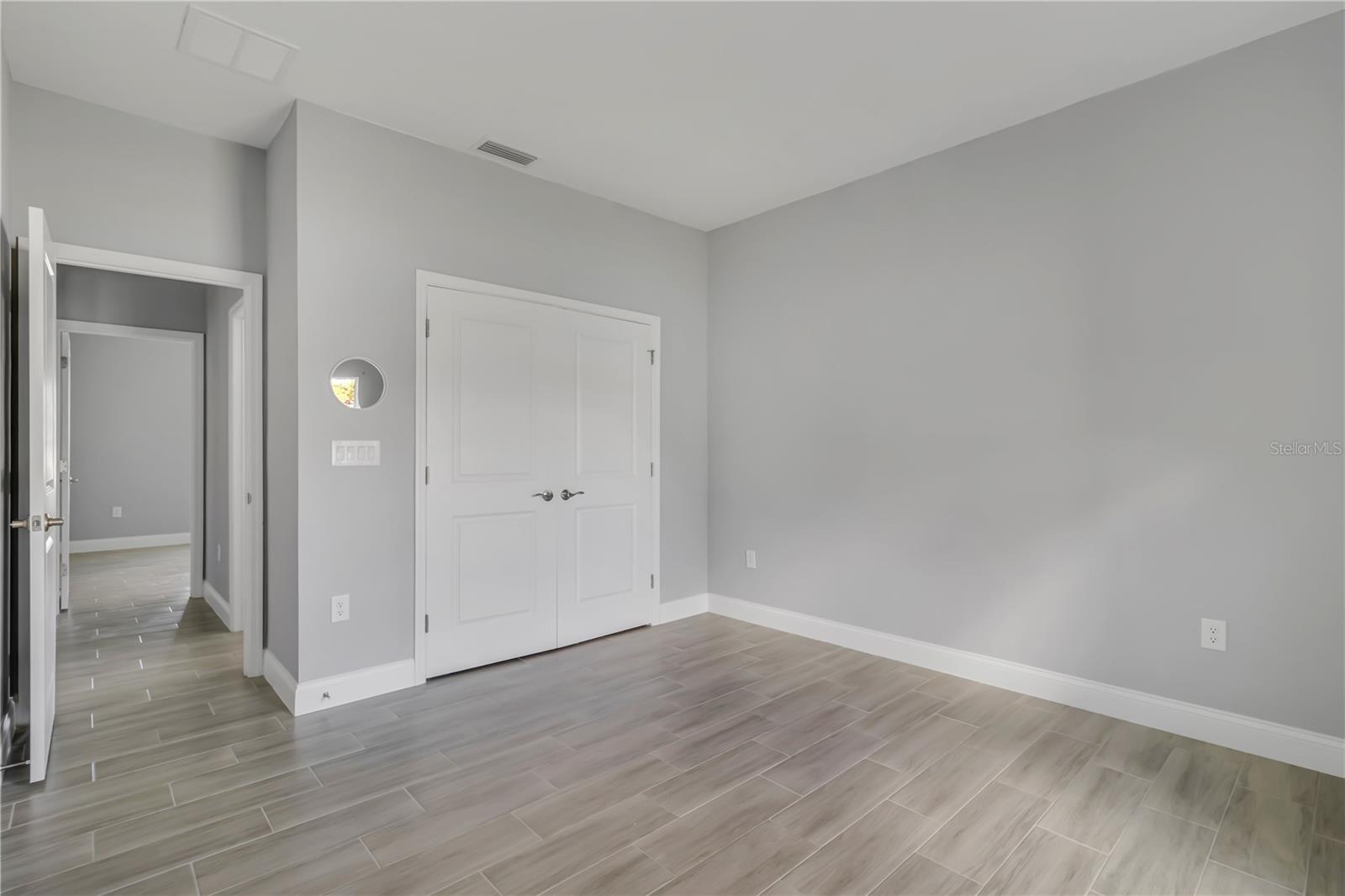 Image 19 of 35 For 932 Albertville Court