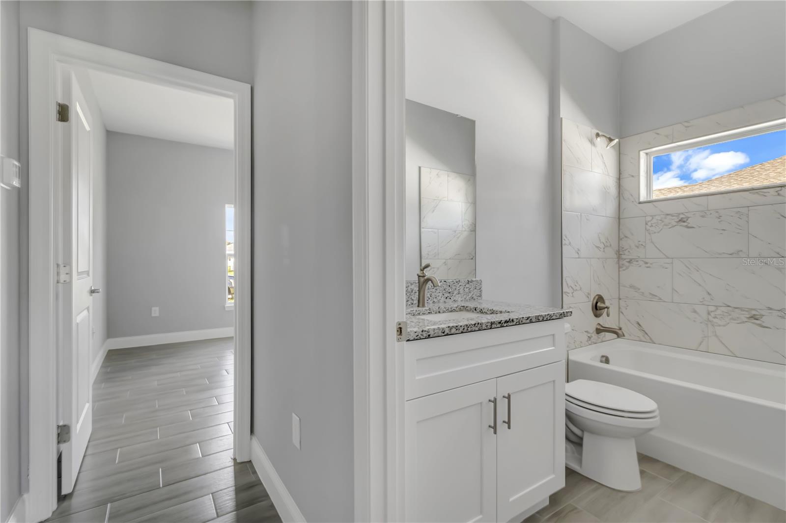 Image 21 of 35 For 932 Albertville Court