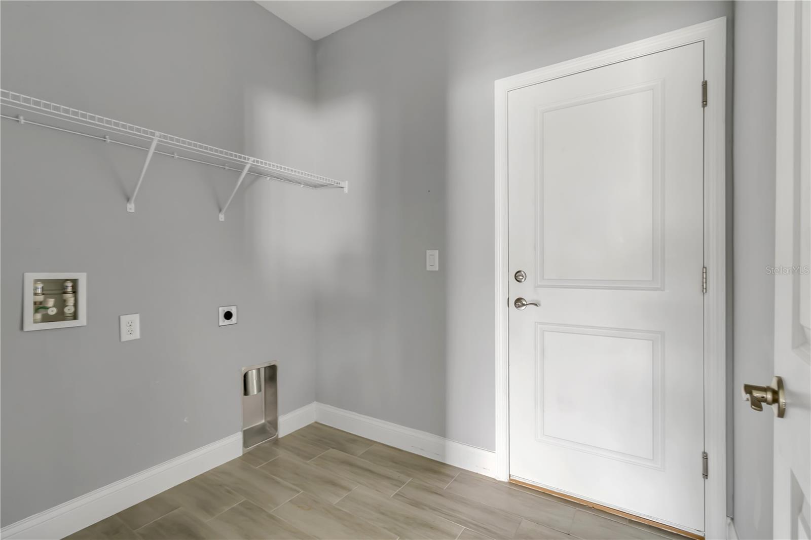 Image 27 of 35 For 932 Albertville Court