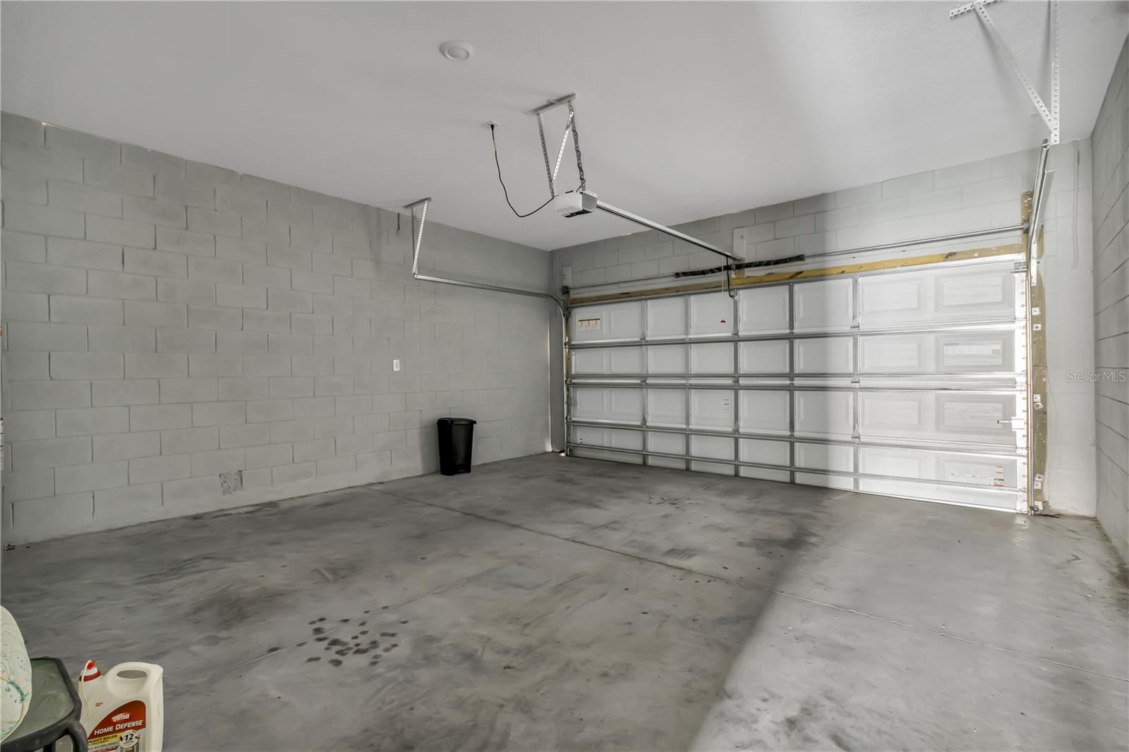 Image 30 of 35 For 932 Albertville Court