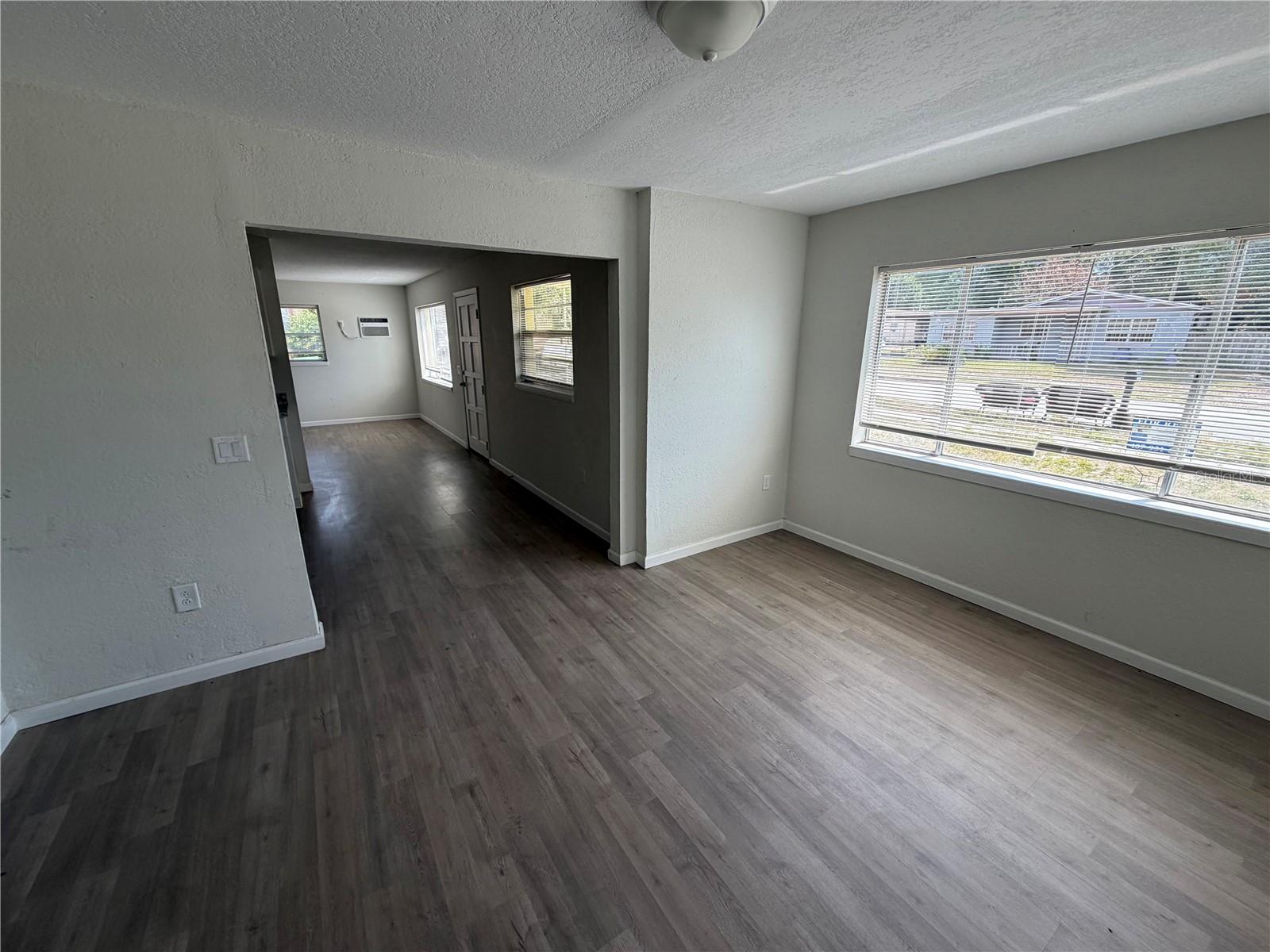 Image 4 of 13 For 2007 9th Street Ne