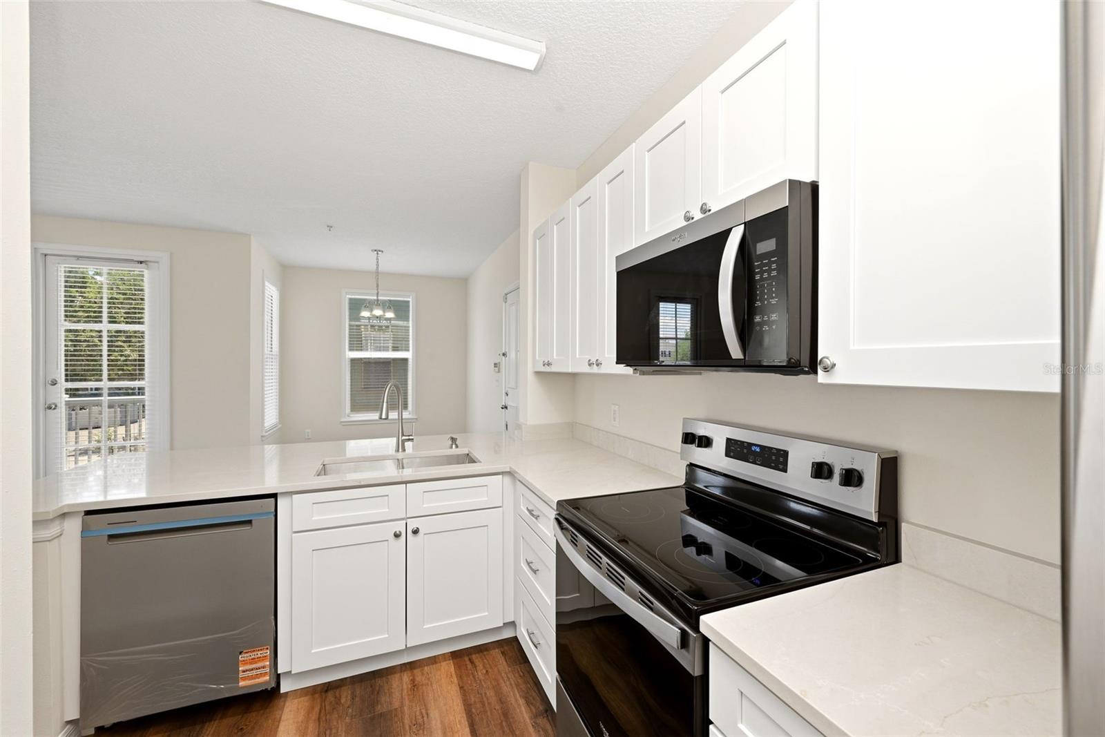 Image 23 of 27 For 611 Campus Street 260