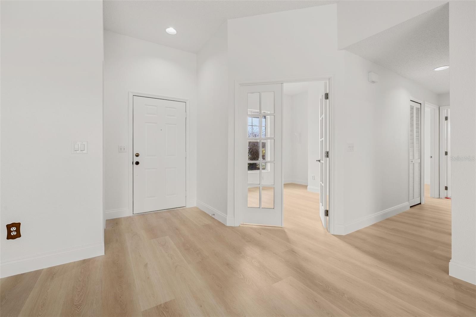 Image 6 of 54 For 5208 Deer Creek Drive