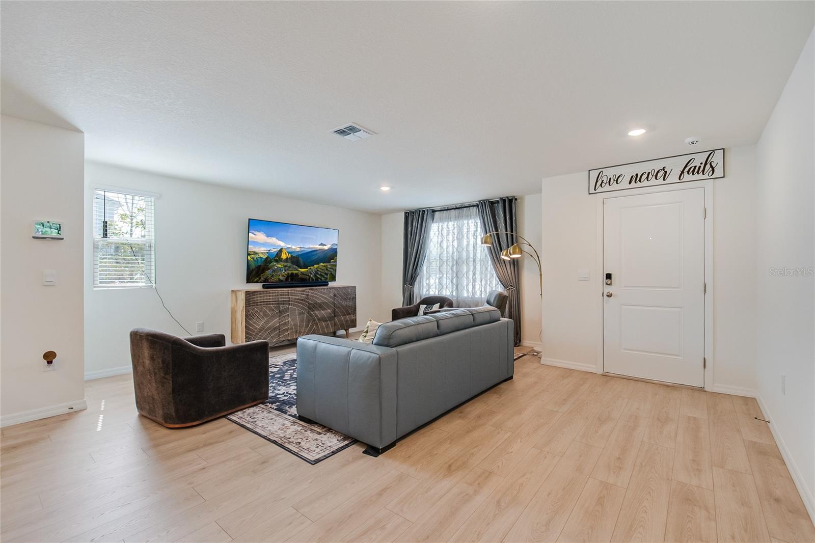 Image 4 of 20 For 4355 Hazel Street